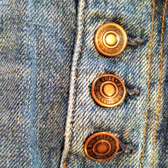 Free People denim mini skirt.         24 in waist - Picture 3 of 6